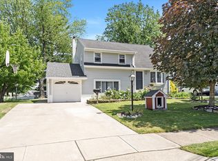 23 Braver Dr, Hamilton, NJ 08610
