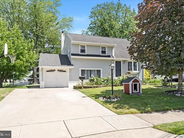 23 Braver Dr, Hamilton, NJ 08610