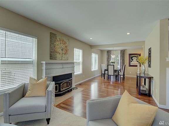 Nice, open flow from living to dining room, and exterior deck