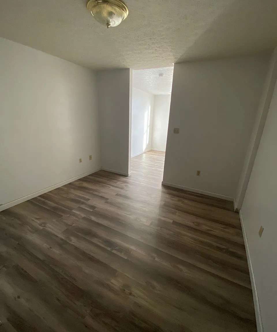 305 Mercer St - 2 — Photo 3