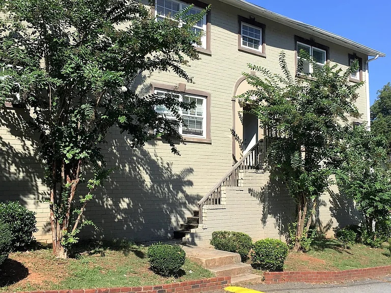 Eastside Crossing Apartments — Photo 2