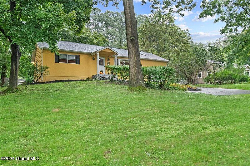 3rd image of 5961 Curry Rd Ext
