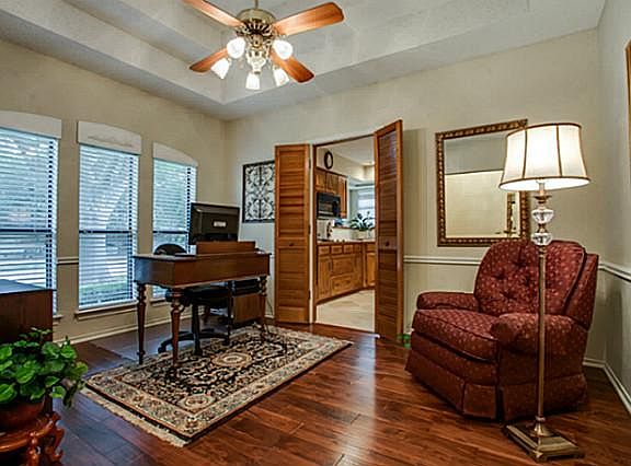 5th image of 4613 Knollview Ln