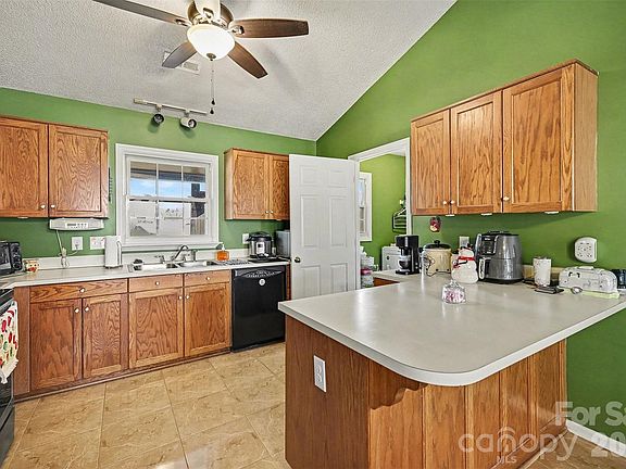 5th image of 3206 Basilwood Cir