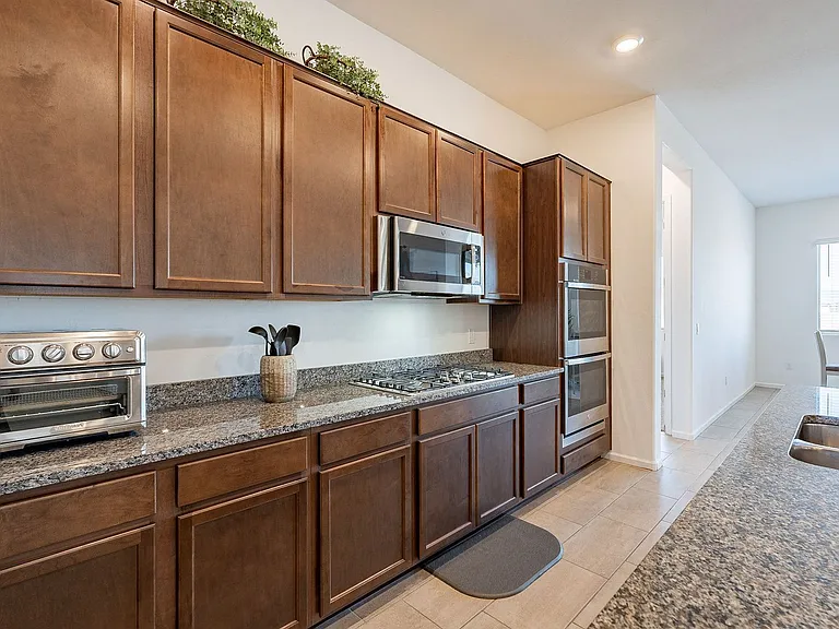 12442 N Appling Ave — Photo 16