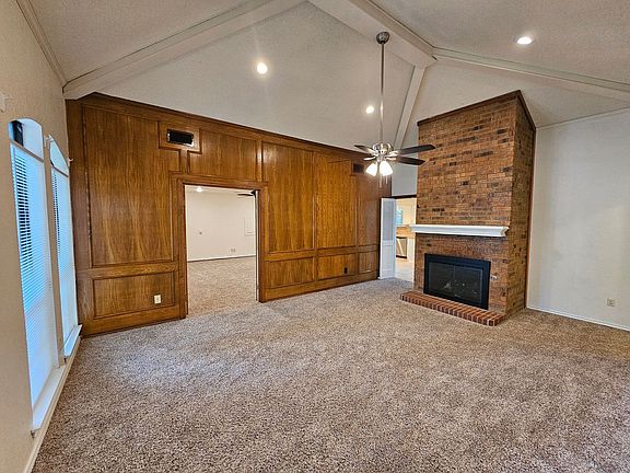 3rd image of 116 Park Cir