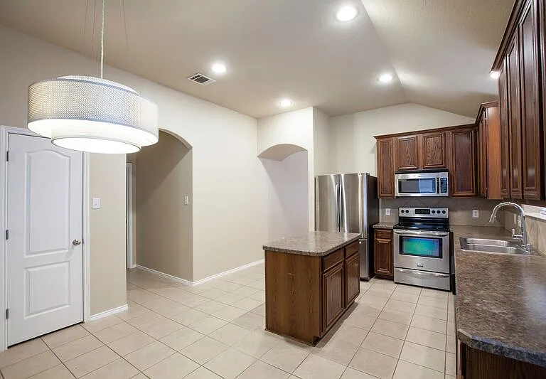 709 Alder Dr — Photo 11