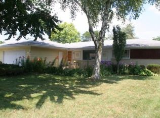 11808 W Woodside Dr, Hales Corners, WI 53130