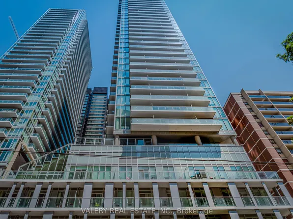 99 Broadway Ave #2001, Toronto, ON M4P 0E3