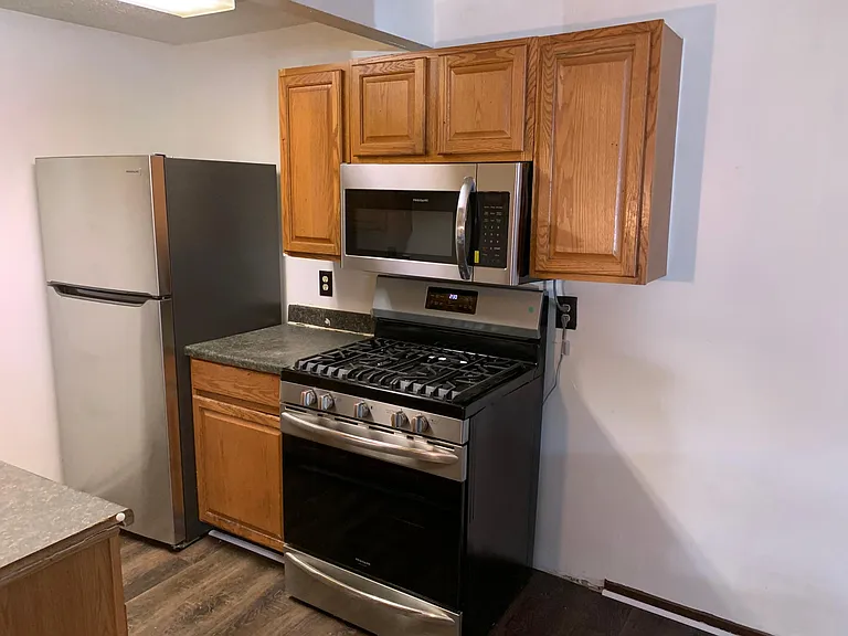 1842 Village Green Dr — Photo 5