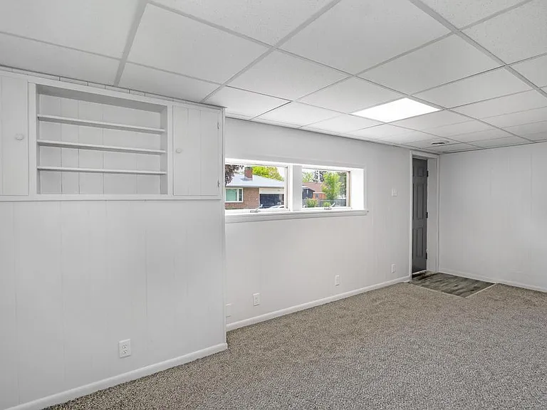 403 12th St SW — Photo 5