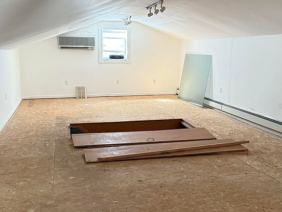 4th image of 1140 Hampton St