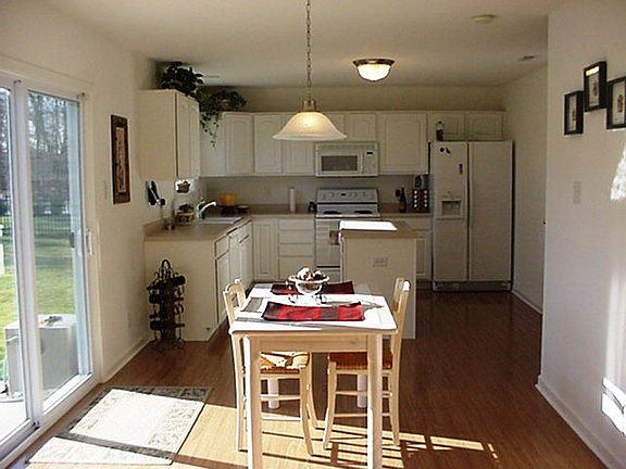 3rd image of 12467 Bent Oak Ln