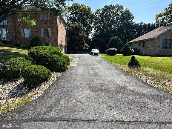 5th image of 10744 Appletree Ln