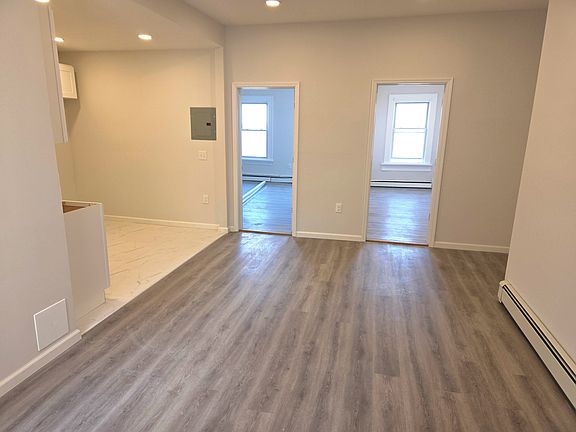 5th image of 1 Wayne Ave APT 4