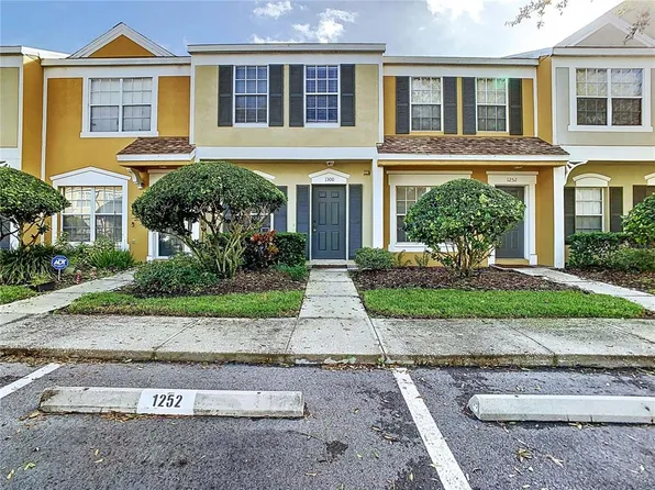 1300 Costa Mesa Dr, Zephyrhills, FL 33543