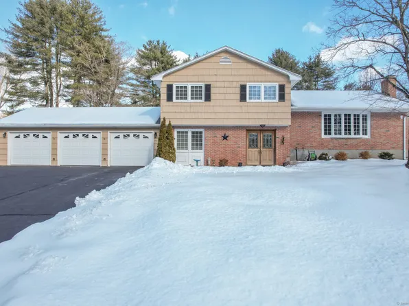 56 Craigemore Circle, Avon, CT 06001