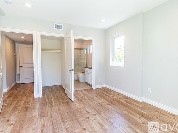 4th image of 1737 S Longwood Ave #1739