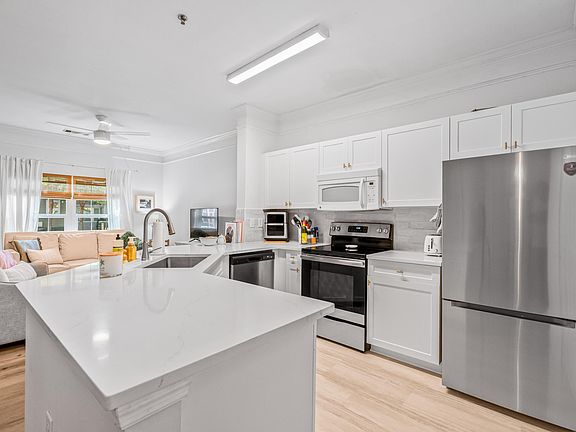 3rd image of 1716 Telfair Way