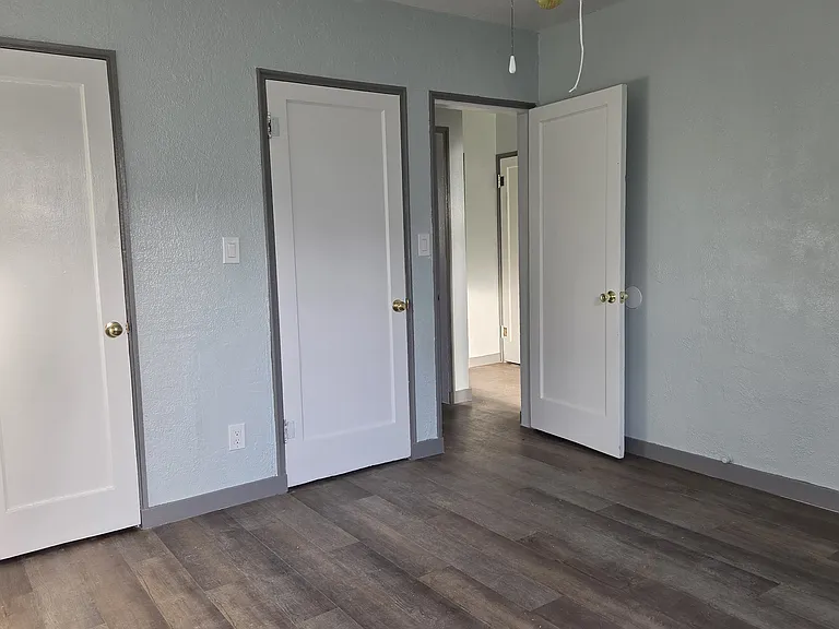258 W Bonita St — Photo 10