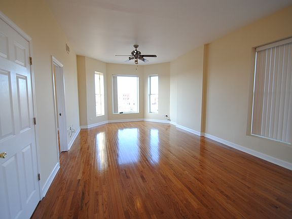 2nd image of 2701 W Congress Pkwy APT 3