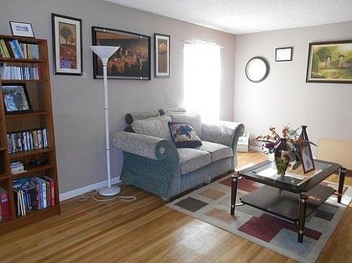 5th image of 2562 Baily Ave