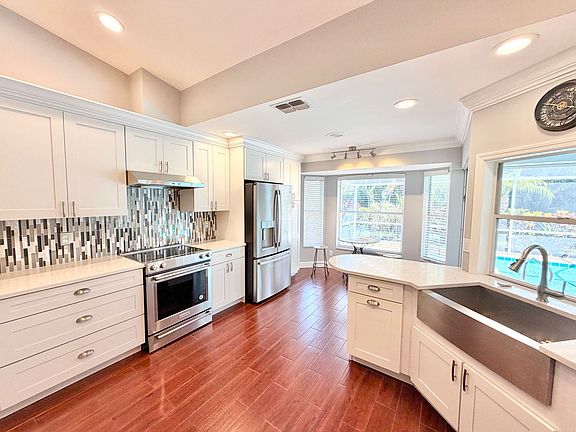 5th image of 6642 Middlesex Pl