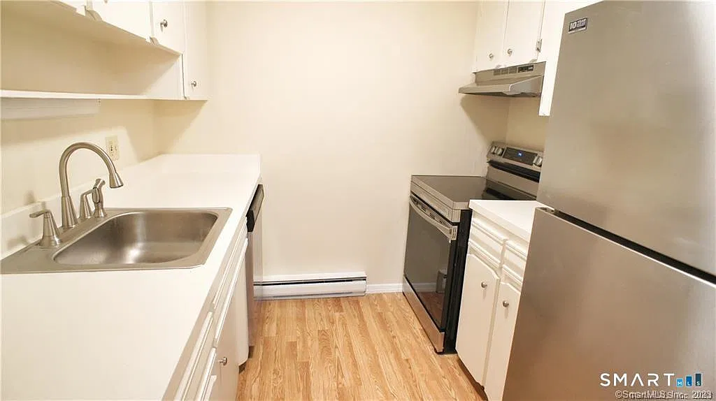 2 bed, 1.0 bath, 1000 sqft, $2,195 — Photo 1