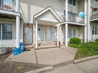 22 Amherst Ct, Hamburg, NJ 07419