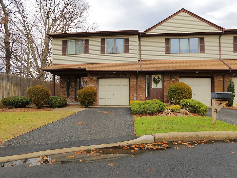 1st image of 23 Staal Ln #23