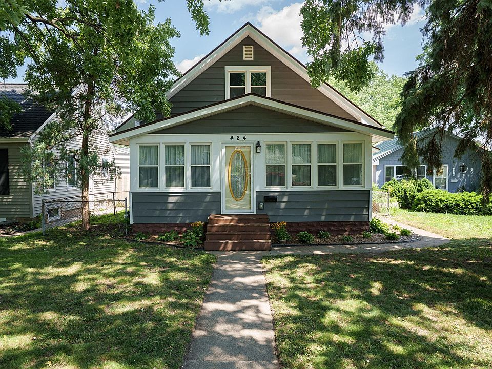1st image of 424 16th Ave N