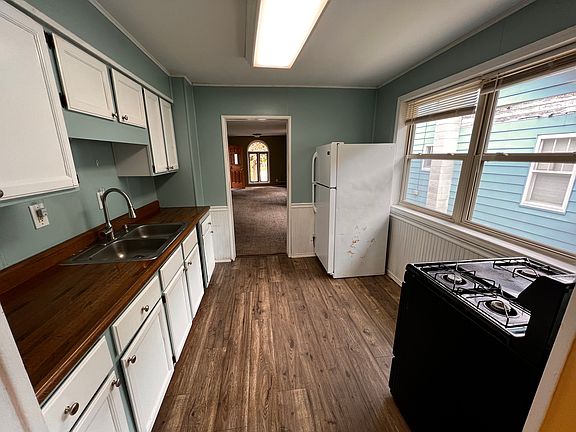 4th image of 2325 Deindorfer St