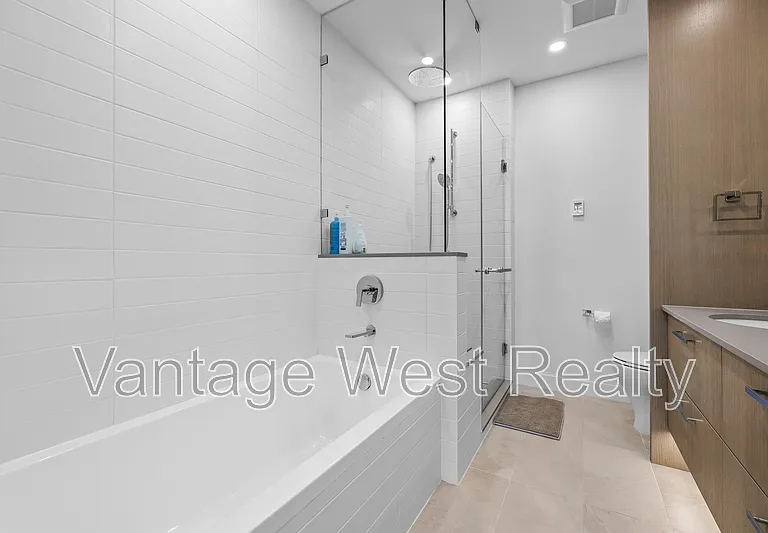 3389 Lakeshore Rd #210 — Photo 25