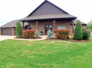 7601 McKenzie Cir, Edmond, OK 73025