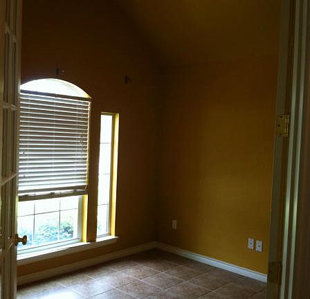 4th image of 6005 Shelburne Dr