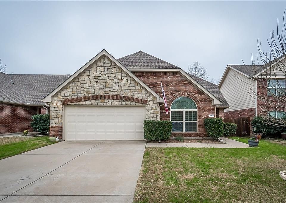 1st image of 8916 Holliday Ln