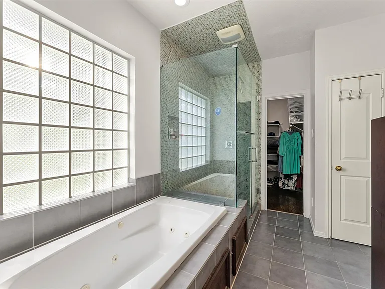 44 Parkway Pl — Photo 16