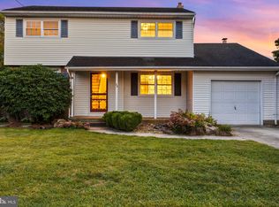 25 Walt Whitman Way, Hamilton, NJ 08690