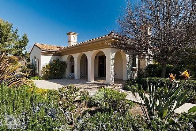 1st image of 3152 Calle De Debesa