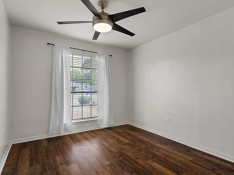 2717 Oakdale Rd — Photo 20