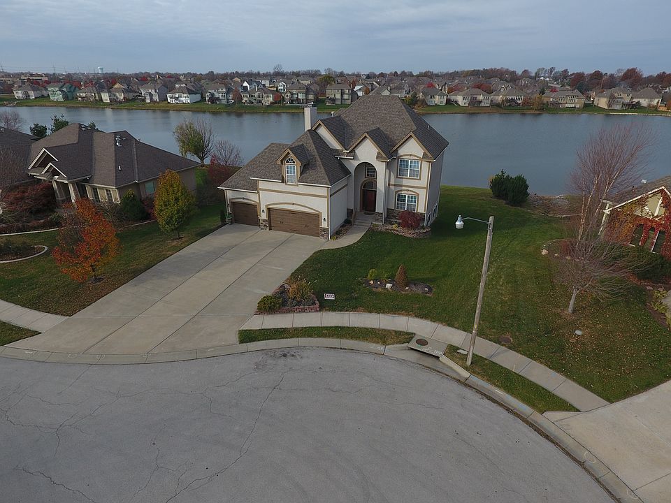 1st image of 200 SE Waterwheel Ln