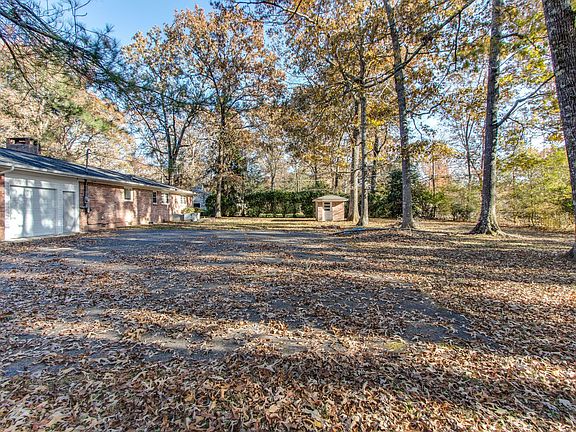 4th image of 169 White Oak Dr