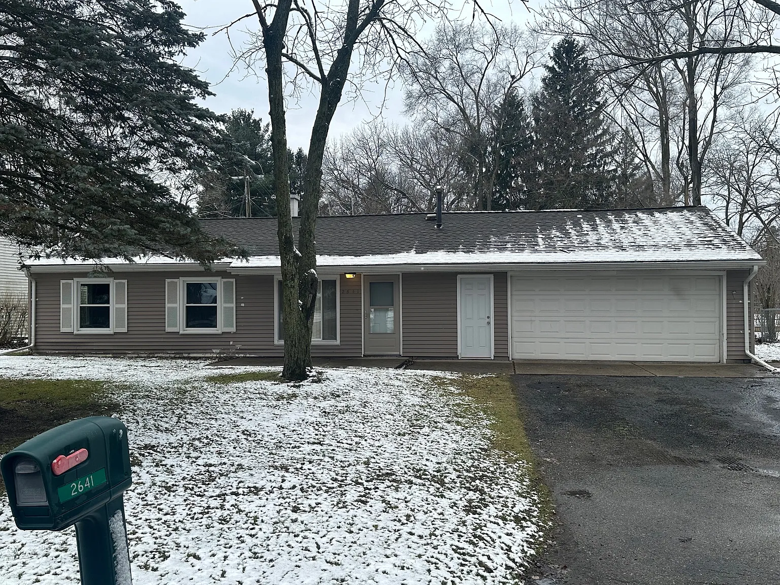 3 bed, 1045 sqft, $1,800 — Photo 1