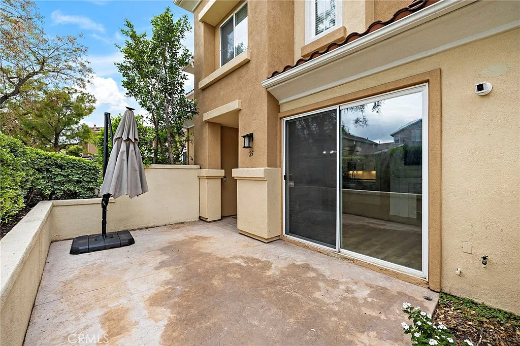 2 bed, 2.5 bath, 1329 sqft, $3,850 — Photo 4