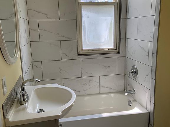 4th image of 2267 Madison Ave #1