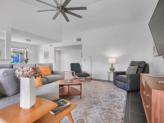 2nd image of 5 La Ronda Dr