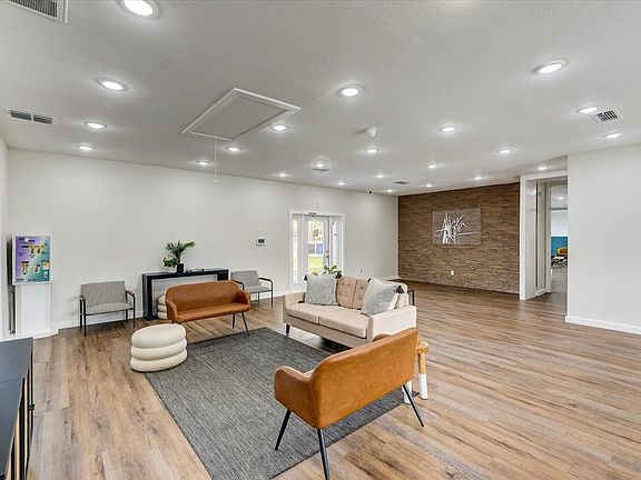3rd image of 10028 Royal Ln #128