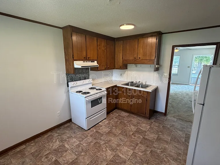 2206 Candlewood Dr SW #B — Photo 2