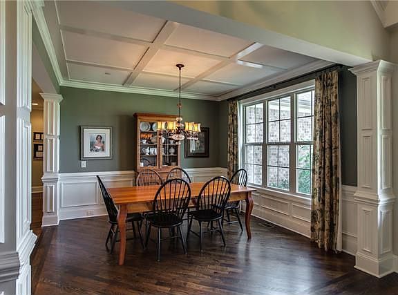 5th image of 2105 Eulas Way