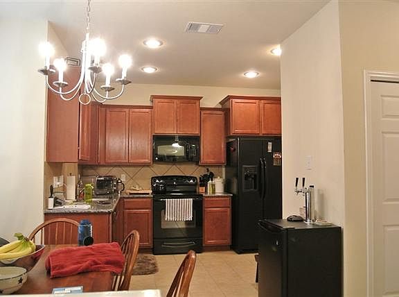 3rd image of 6600 Burling St